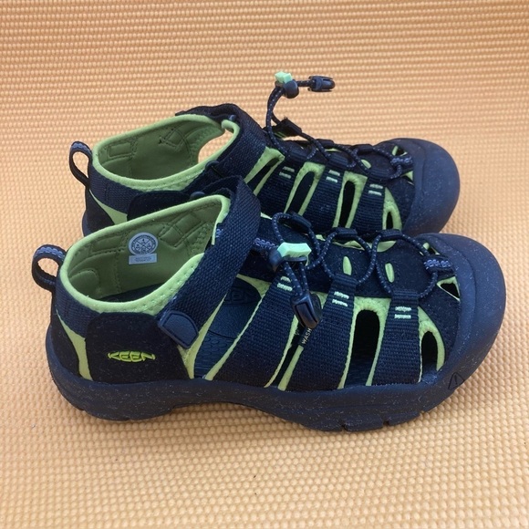 Keen Other - Keen Newport H2 Black & Lime Green Sport Sandals. Boys Size 4